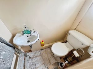 Guest wc- click for photo gallery